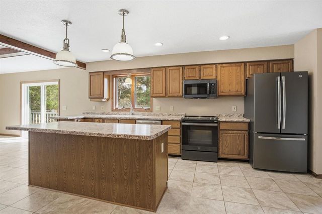 890 Gale Drive, Wisconsin Dells, WI 53965