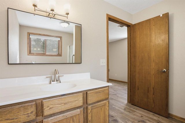 890 Gale Drive, Wisconsin Dells, WI 53965