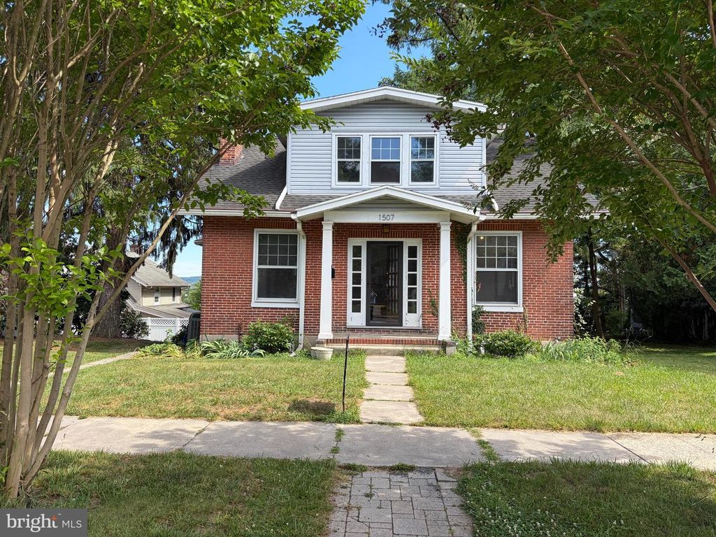 1507 WALNUT ST, Camp Hill, PA 17011