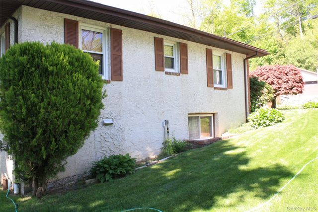 37 Valhalla Road, Carmel, NY 10512