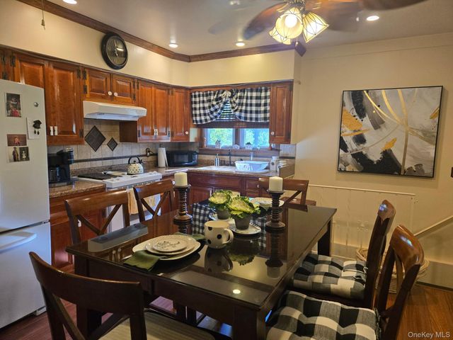 37 Valhalla Road, Carmel, NY 10512