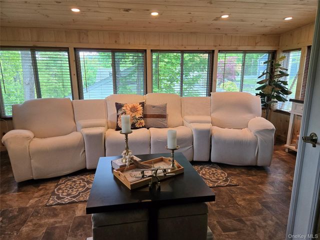 37 Valhalla Road, Carmel, NY 10512