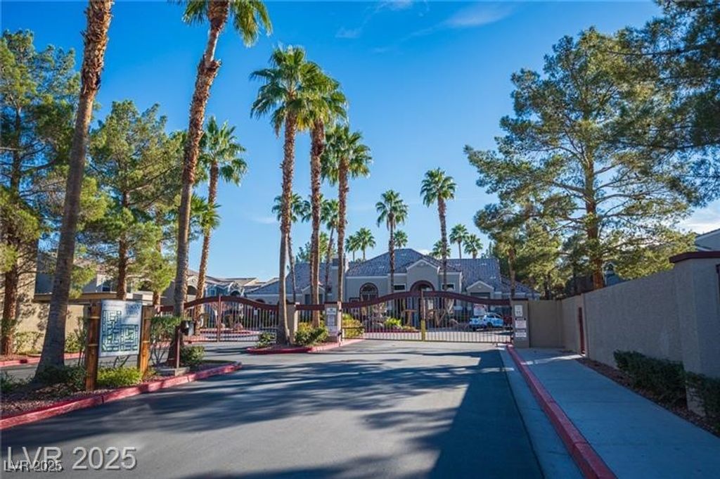 5055 West Hacienda Avenue 1024, Las Vegas, NV 89118