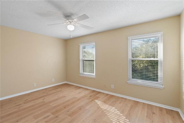 302 Saint Andrews St J-101, Rockport, TX 78382
