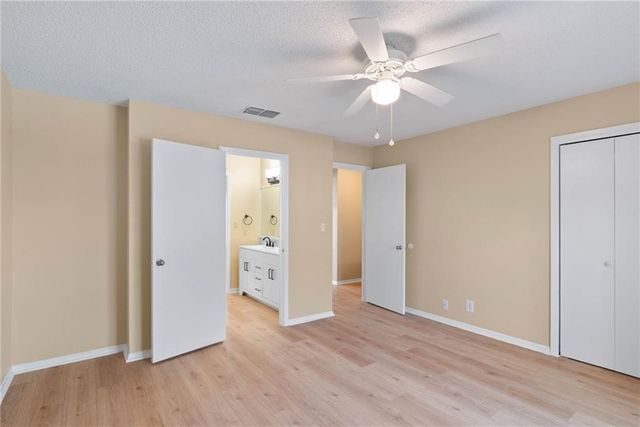 302 Saint Andrews St J-101, Rockport, TX 78382