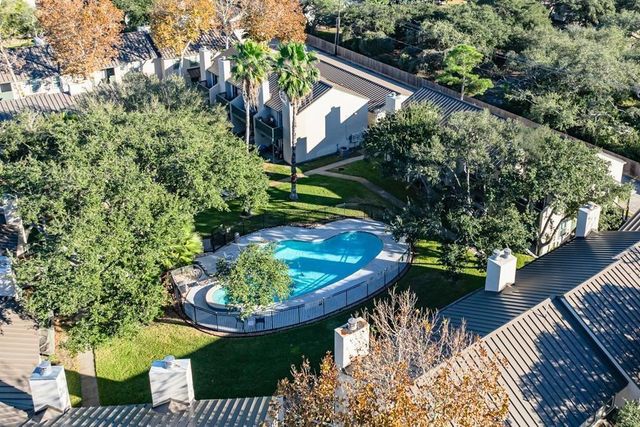 302 Saint Andrews St J-101, Rockport, TX 78382