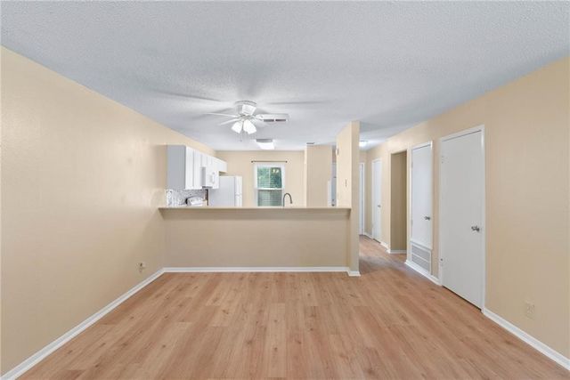 302 Saint Andrews St J-101, Rockport, TX 78382