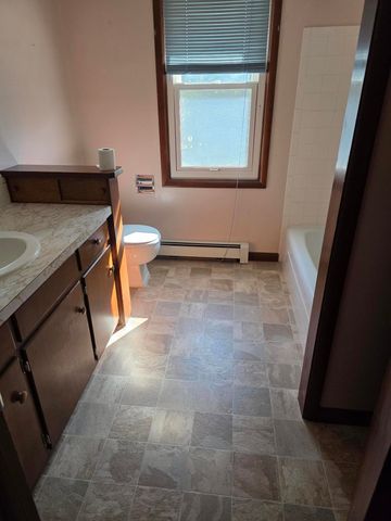 734 N Stewart Avenue, Fremont, MI 49412