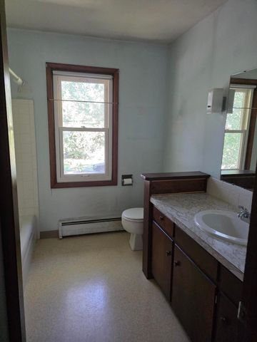 734 N Stewart Avenue, Fremont, MI 49412