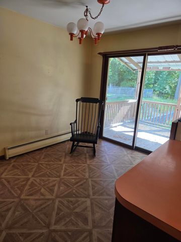 734 N Stewart Avenue, Fremont, MI 49412