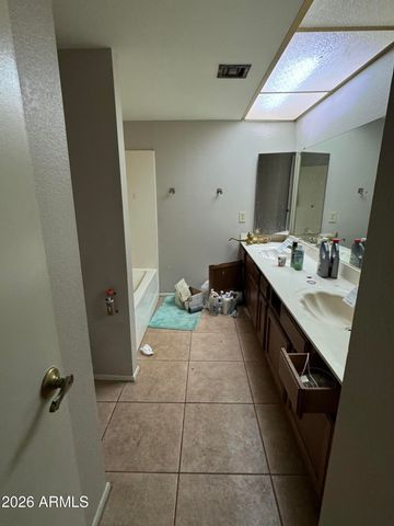 4725 W Eva Street, Glendale, AZ 85302