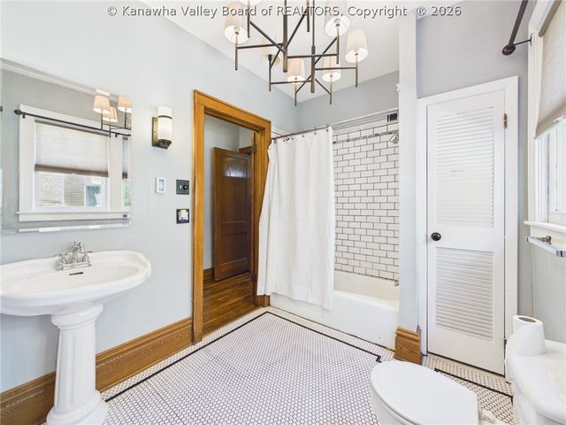 514 9th Avenue, Huntington, WV 25701
