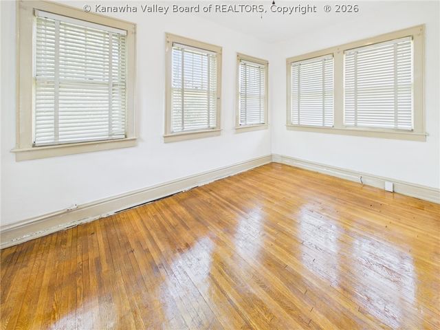 514 9th Avenue, Huntington, WV 25701