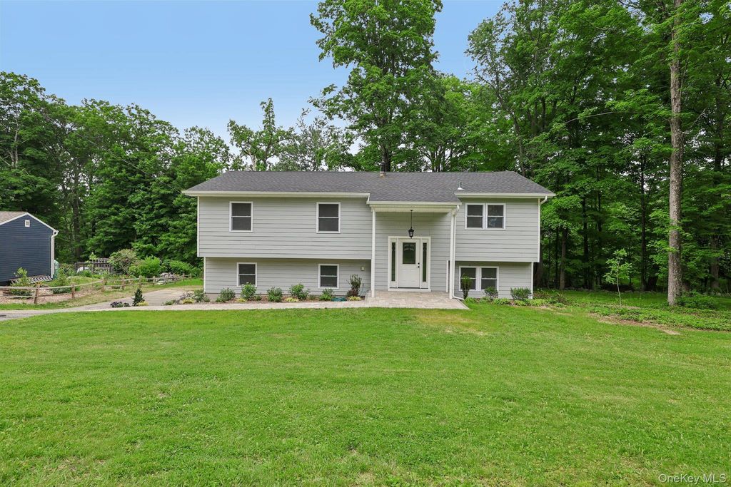 2853 Hedwig Drive, Yorktown Heights, NY 10598