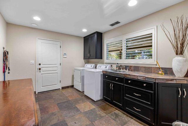 545 N Daubenberger Rd, Turlock, CA 95380