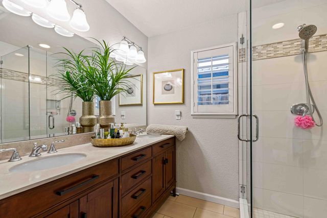 545 N Daubenberger Rd, Turlock, CA 95380