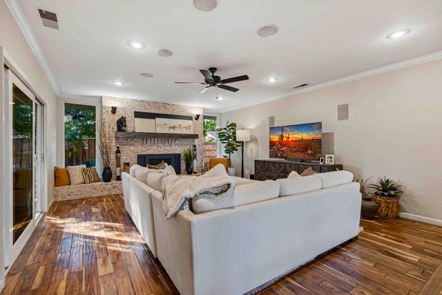 545 N Daubenberger Rd, Turlock, CA 95380