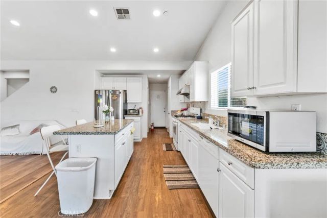 2492 E Williamsburg, Ontario, CA 91761