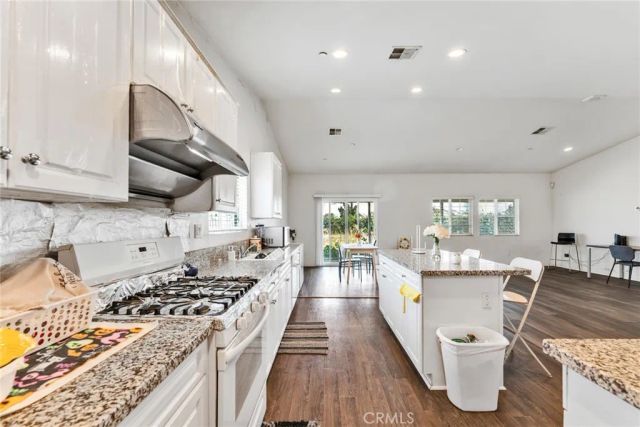 2492 E Williamsburg, Ontario, CA 91761