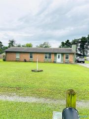 16544 Becky Street, Athens, AL 35611