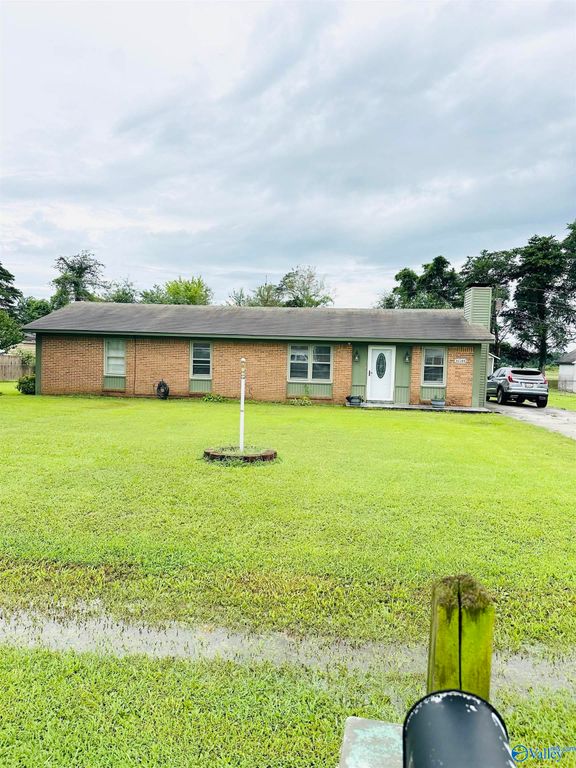 16544 Becky Street, Athens, AL 35611