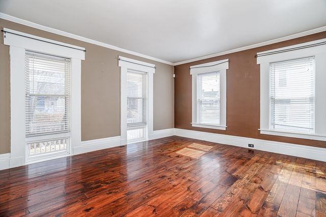 90 Mechanic St, Fitchburg, MA 01420