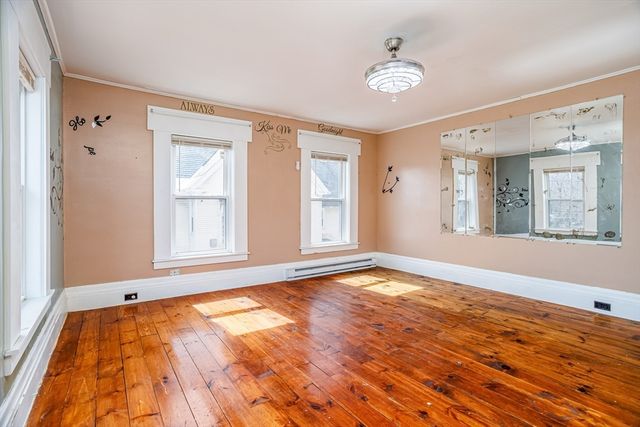 90 Mechanic St, Fitchburg, MA 01420