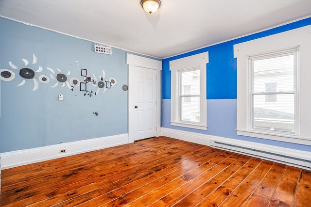 90 Mechanic St, Fitchburg, MA 01420