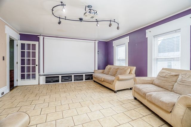 90 Mechanic St, Fitchburg, MA 01420