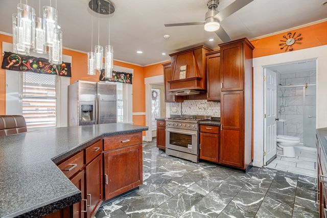 90 Mechanic St, Fitchburg, MA 01420