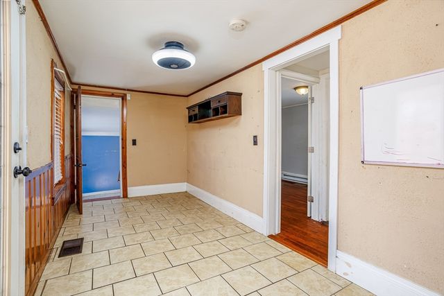 90 Mechanic St, Fitchburg, MA 01420