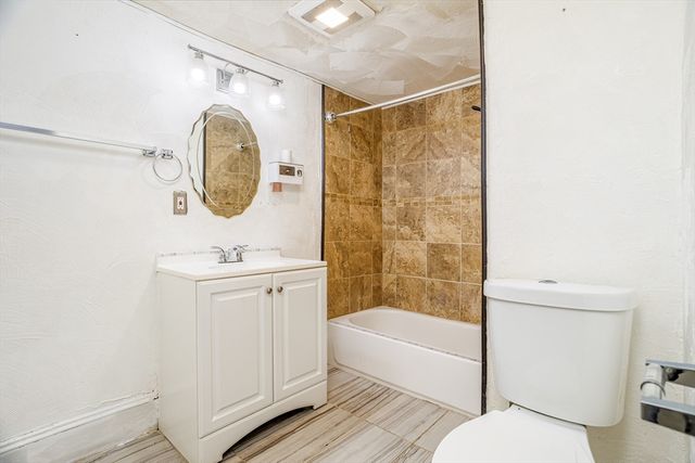 90 Mechanic St, Fitchburg, MA 01420