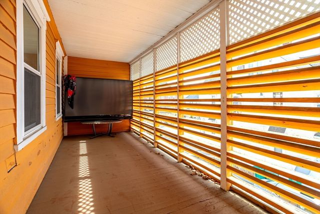 90 Mechanic St, Fitchburg, MA 01420