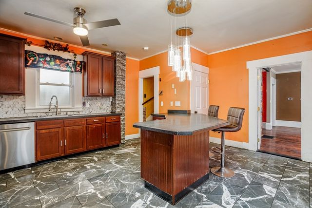 90 Mechanic St, Fitchburg, MA 01420