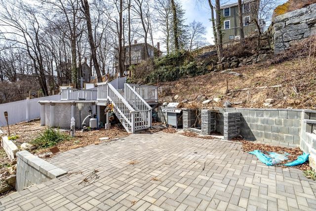 90 Mechanic St, Fitchburg, MA 01420