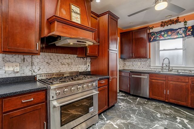 90 Mechanic St, Fitchburg, MA 01420