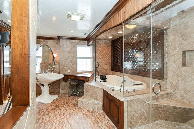 259 Altessa Boulevard, Melville, NY 11747