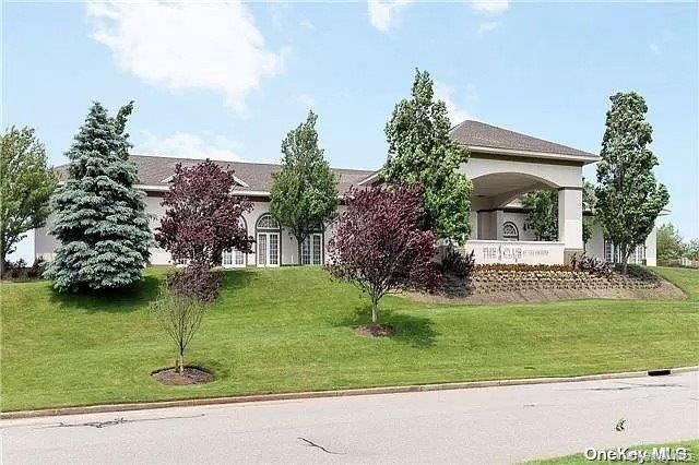 259 Altessa Boulevard, Melville, NY 11747