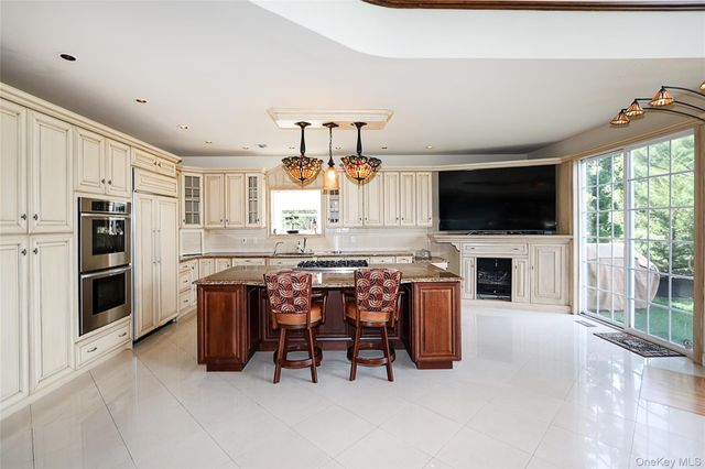 259 Altessa Boulevard, Melville, NY 11747