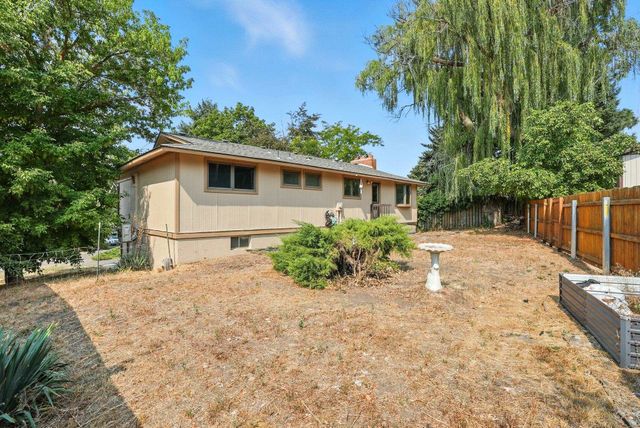11011 S Sunnyslope Rd, Medical Lake, WA 99022