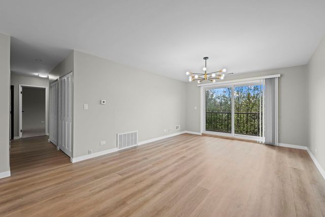 801 79th Street 310, Darien, IL 60561