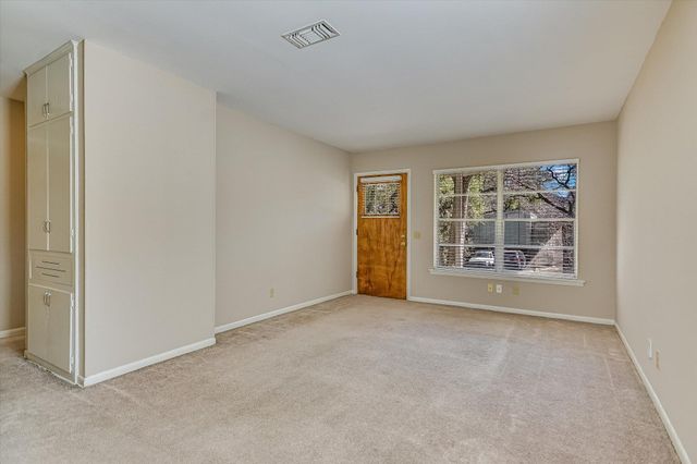 1000 Possum Trot ST, Austin, TX 78703