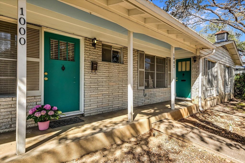 1000 Possum Trot ST, Austin, TX 78703