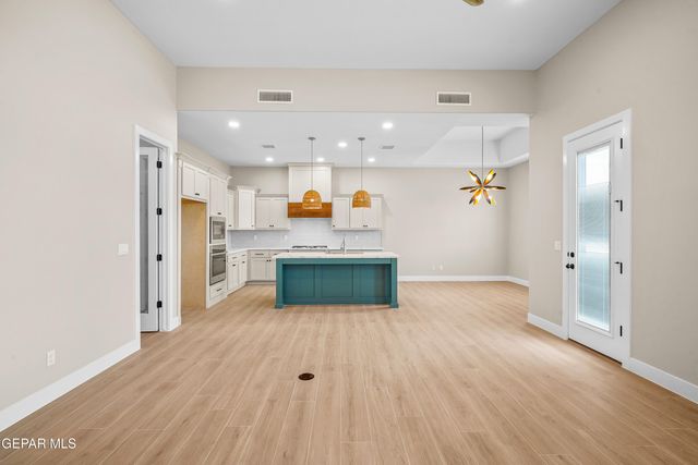 14525 Tierra Campeon, El Paso, TX 79938