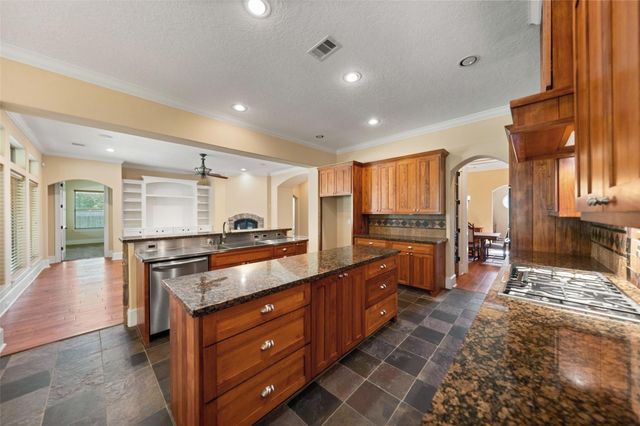 21710 Pino Lane, Crosby, TX 77532