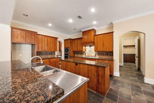 21710 Pino Lane, Crosby, TX 77532