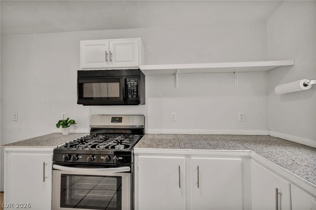 7803 Ravenhollow Lane, Las Vegas, NV 89145