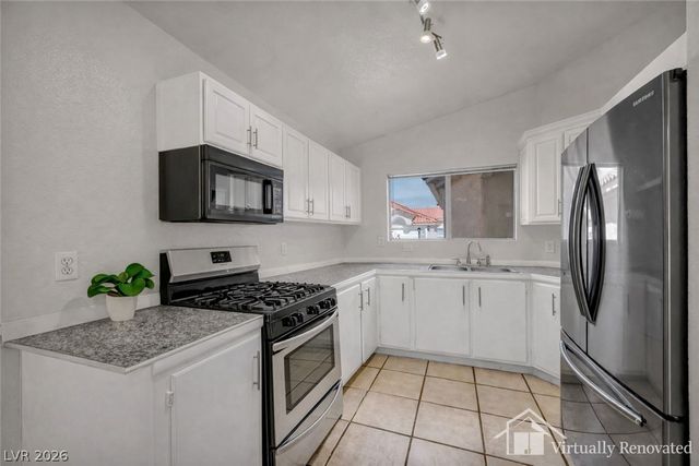 7803 Ravenhollow Lane, Las Vegas, NV 89145