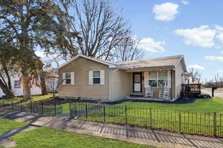 306 B W LYTLE Street, Newman, IL 61942