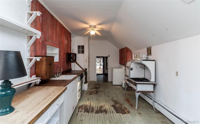 118 Washington Spring Road, Palisades, NY 10964